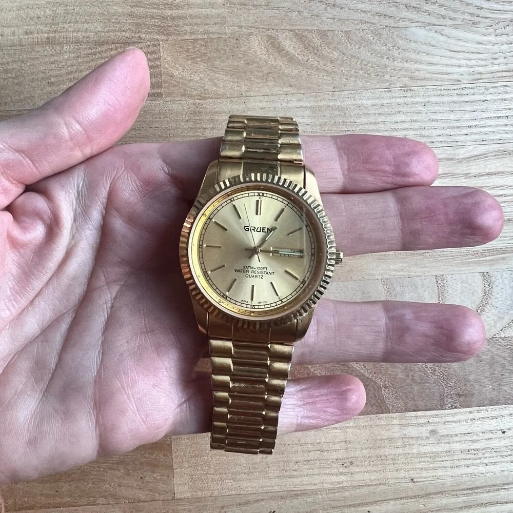 Gruen mens gold tone expansion band watch NEW BATTERY